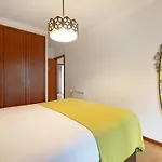 Retreat With Balcony * Espinho (Aveiro)
