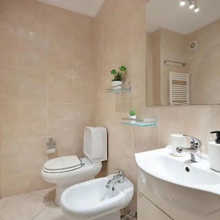 Retreat With Balcony Apartament