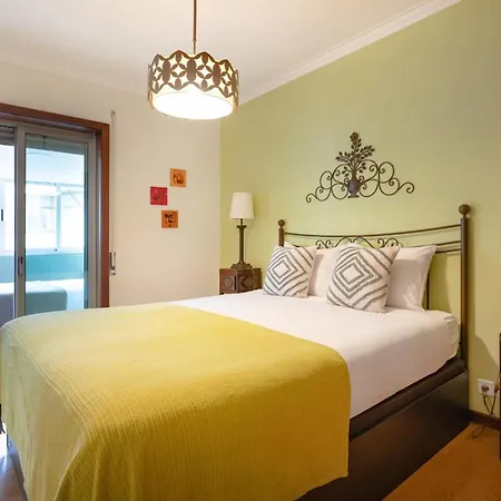 Retreat With Balcony Apartament