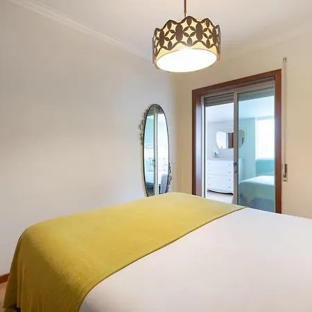 Retreat With Balcony Apartament *