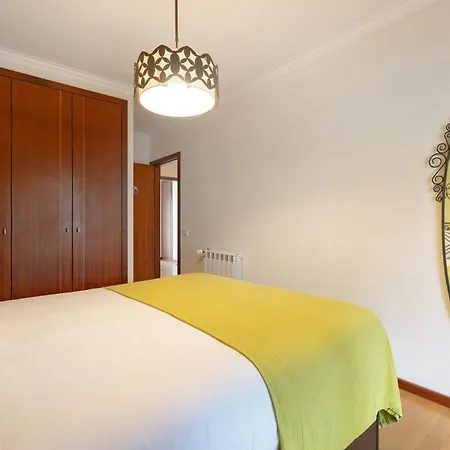 Retreat With Balcony * Espinho (Aveiro)