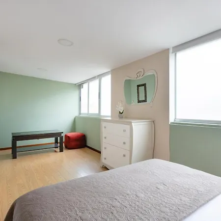 Retreat With Balcony Apartament *
