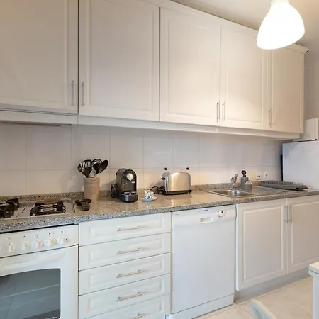 Retreat With Balcony Apartament *