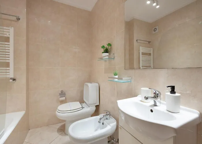 Retreat With Balcony Espinho (Aveiro)