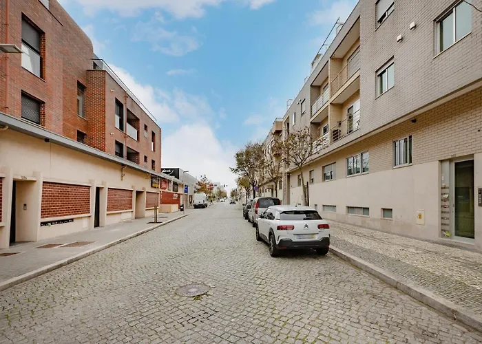 Retreat With Balcony Espinho (Aveiro)